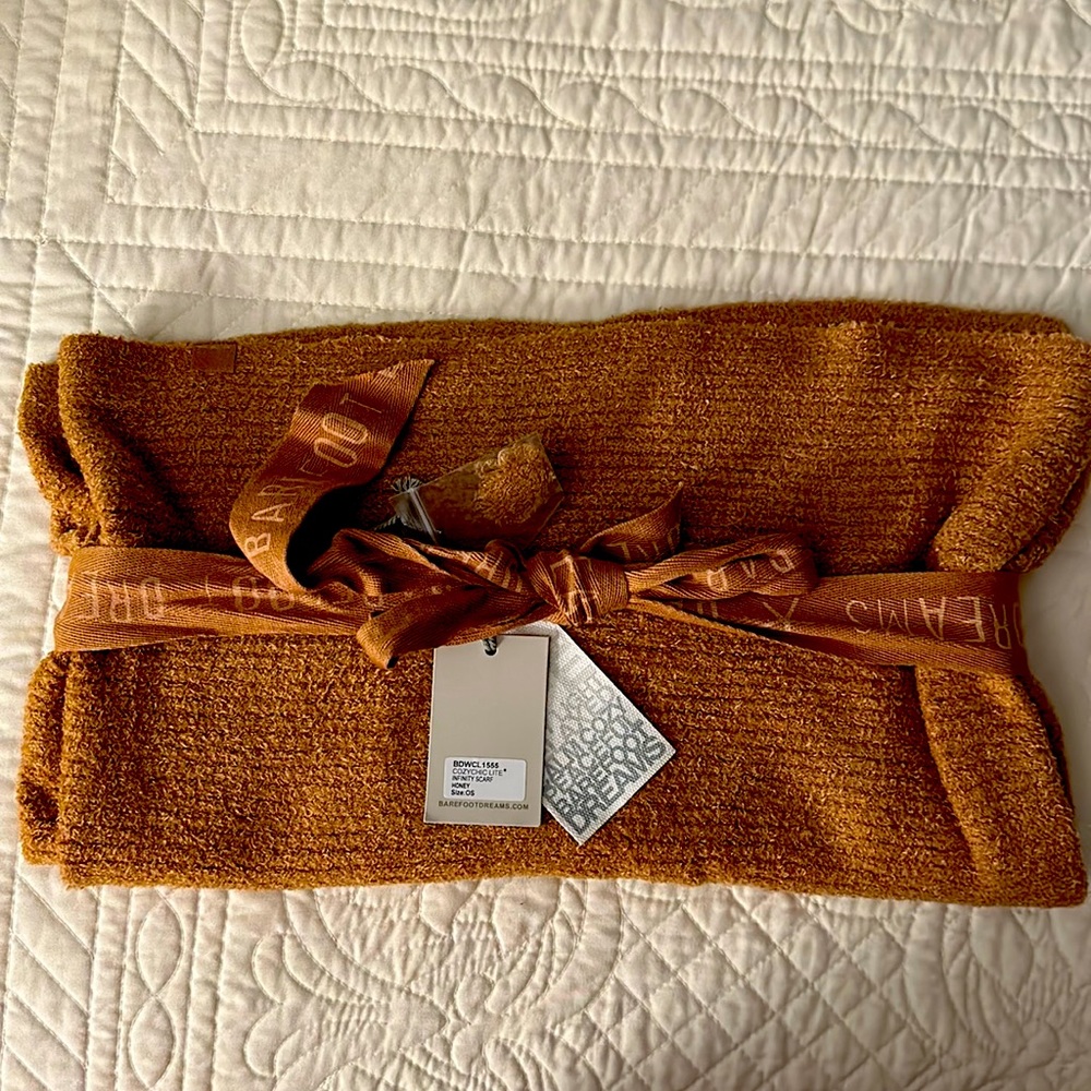 Barefoot Dreams CozyChic Lite Infinity Scarf   Color is HONEY. OS